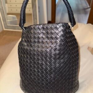 Authentic Bottega Leather Bucket Bag